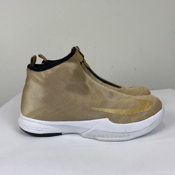 Athletic_Shoes